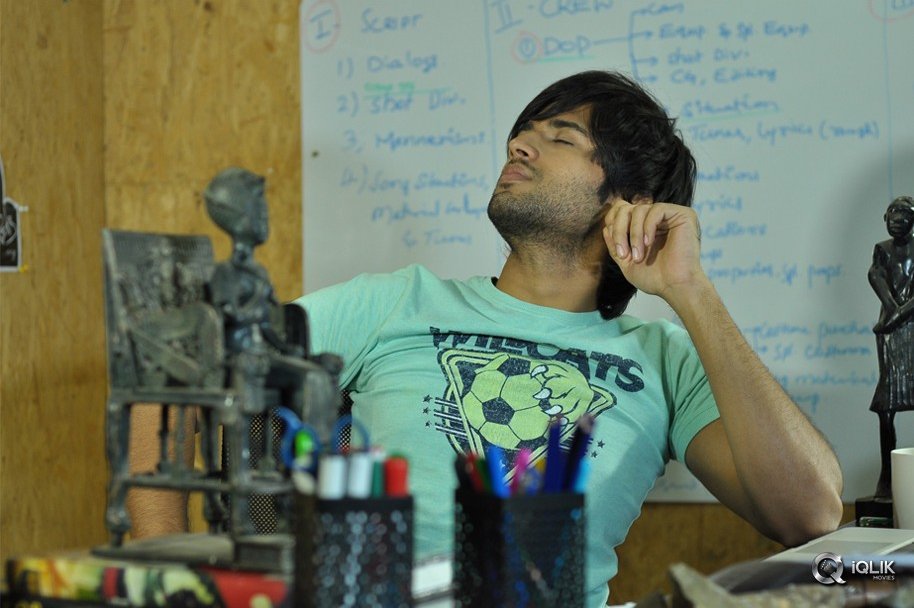 Ye-Mantram-Vesave-Movie-Stills